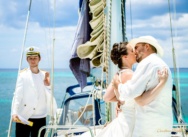 Hochzeit in Urlaubsorts auf einer Yacht. VIP Package {Helen + Theodor}