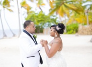 Strandhochzeit-Éloppement von Shenita & Kahlil in Punta Cana, Dominikanische Republik